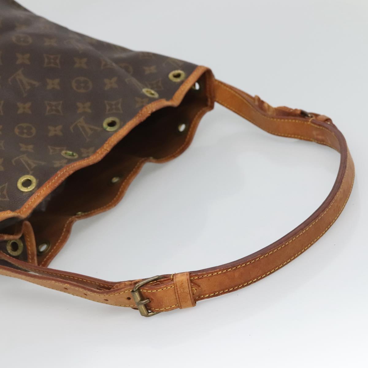 Monogrammi Petit Noe -olkalaukku