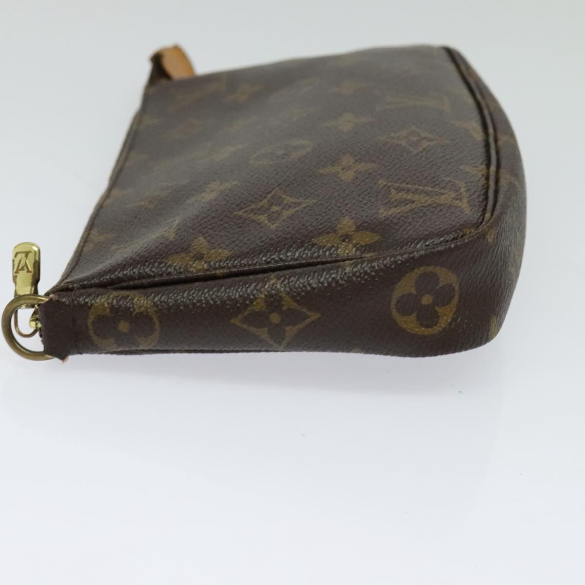 Monogram Pochette -tarvikepussi