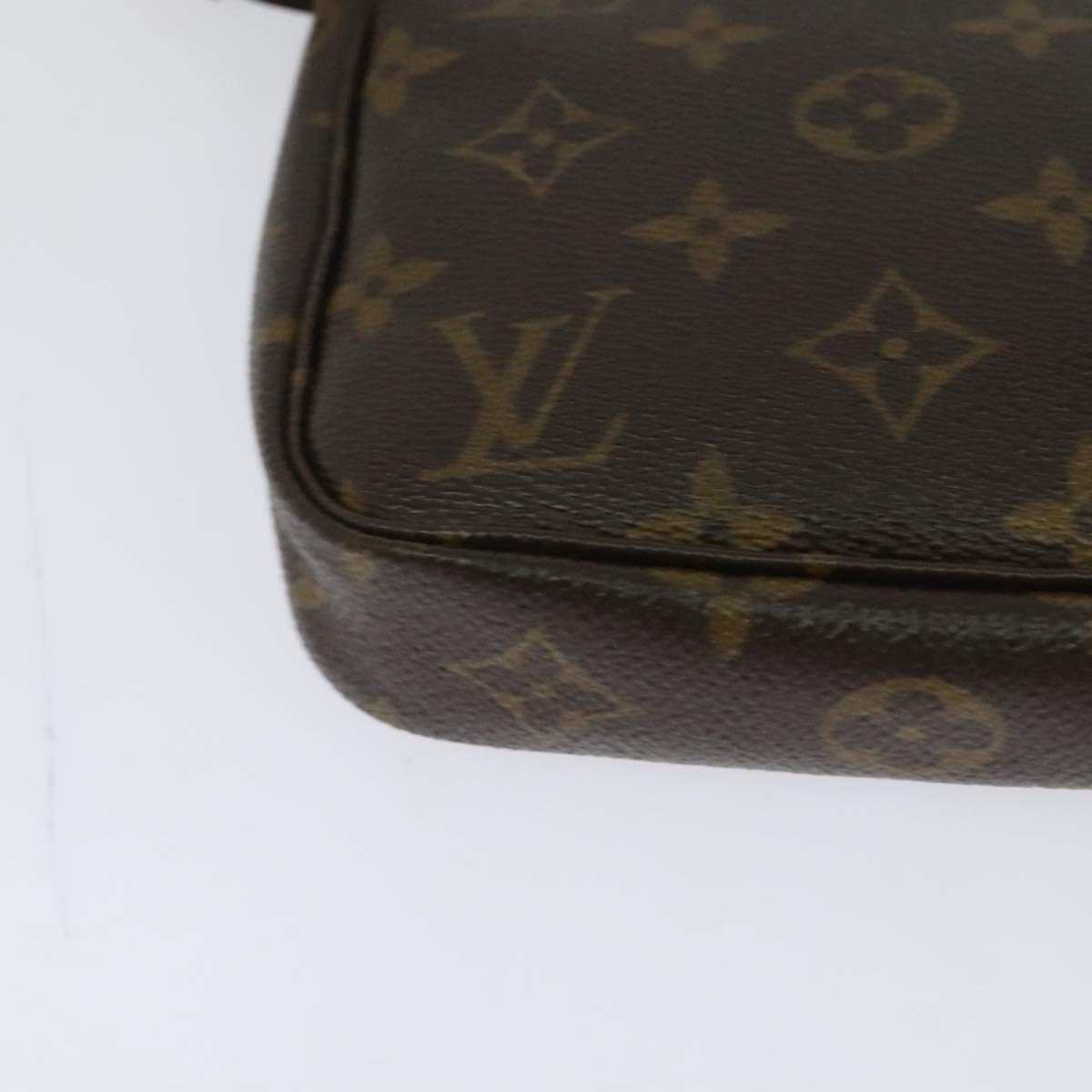 Monogram Pochette -tarvikepussi