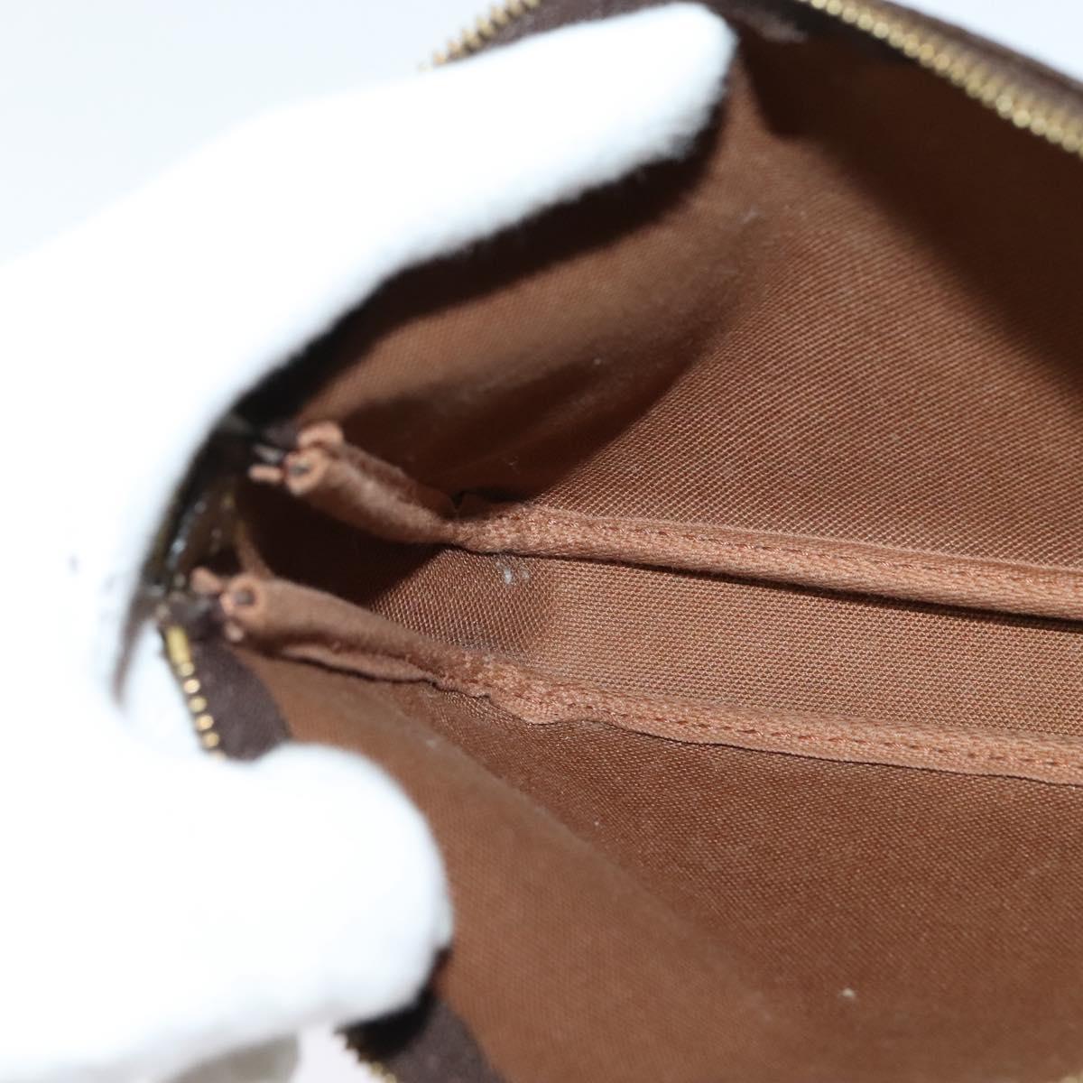 Monogram Pochette -tarvikepussi