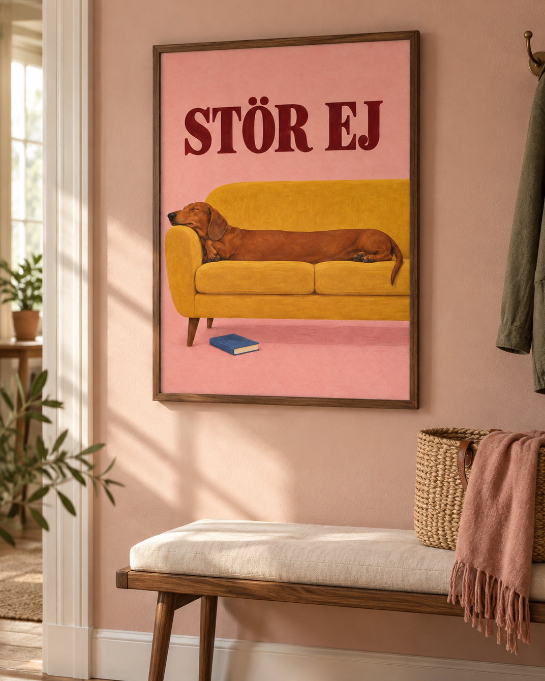 Tax på paus poster från Kanva i välkomnande hall med valnöt ram. Ram säljs separat.
