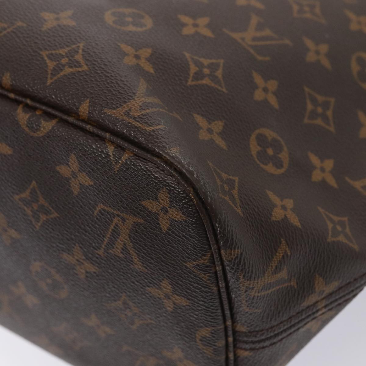 Monogrammi Neverfull MM -kangaskassi