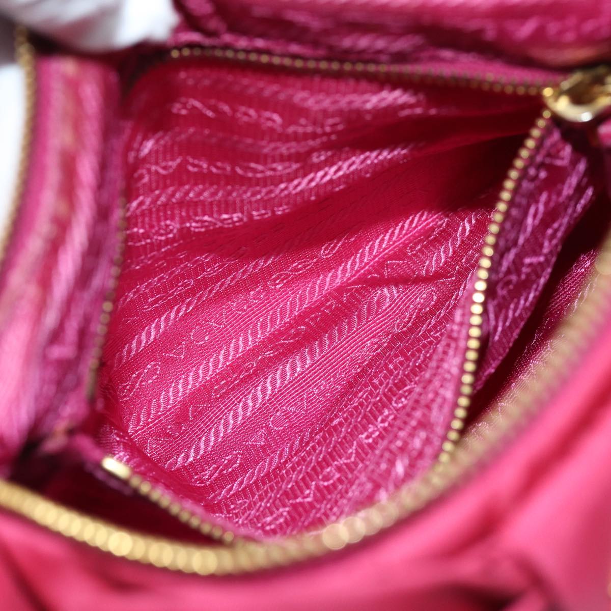 Handla Prada Ribbon Shoulder Bag Nylon Pink online | Smidigt och enkelt på nätet - Merchsweden |