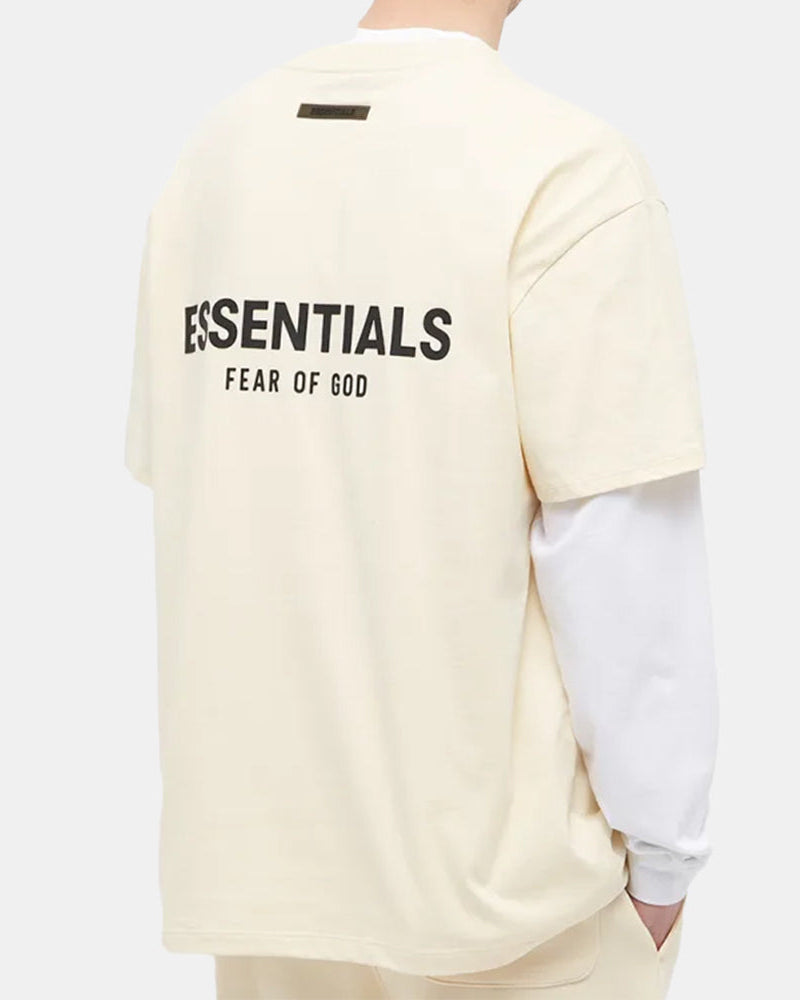 Handla Fear of God Essentials "Buttercream" Tee (SS21) online | Smidigt och enkelt på nätet - Merchsweden |