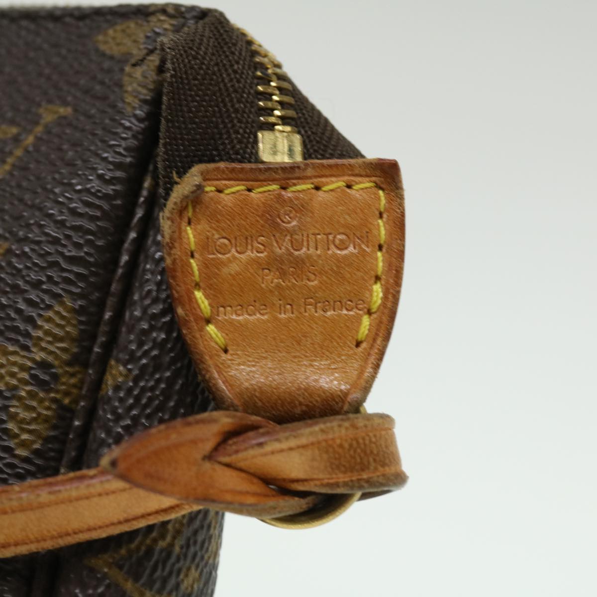 Handla Louis Vuitton Monogram Pochette Accessoires Pouch online | Smidigt och enkelt på nätet - Merchsweden |