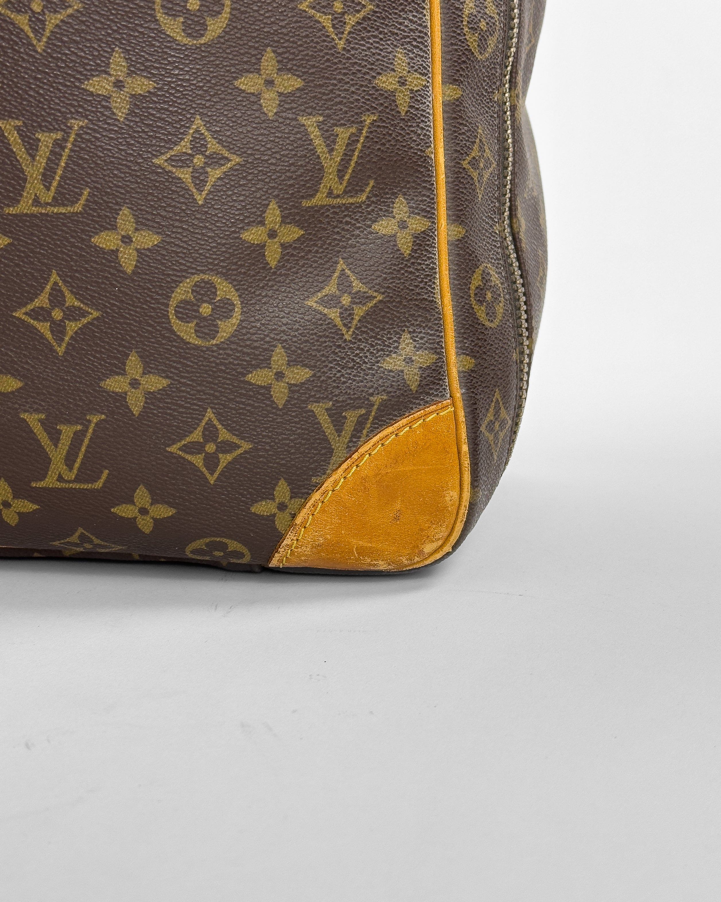 Handla Louis Vuitton Sirius 55 Suitcase Monogram online | Smidigt och enkelt på nätet - Merchsweden |