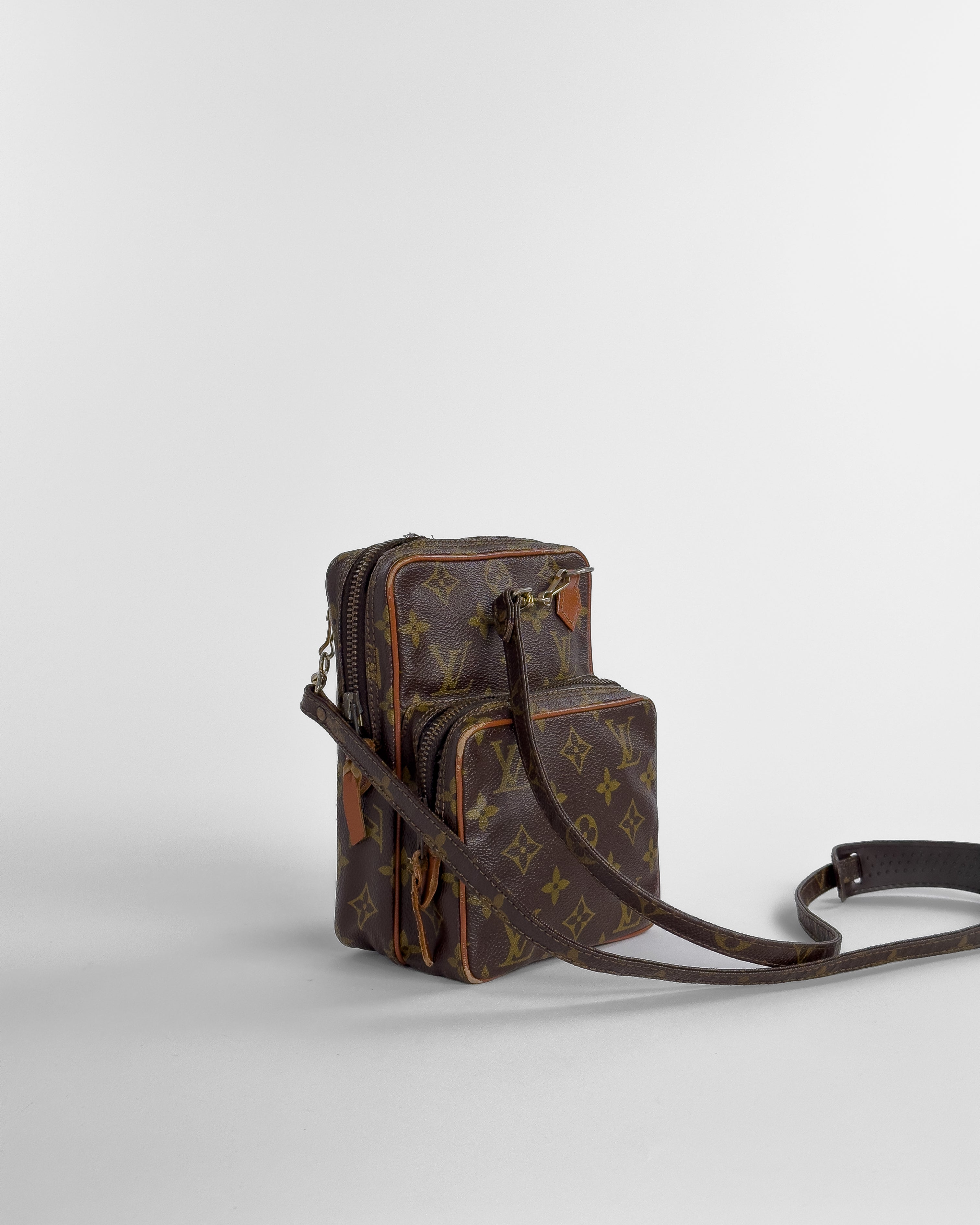 Handla Louis Vuitton Amazon MM Shoulder Bag Monogram online | Smidigt och enkelt på nätet - Merchsweden |