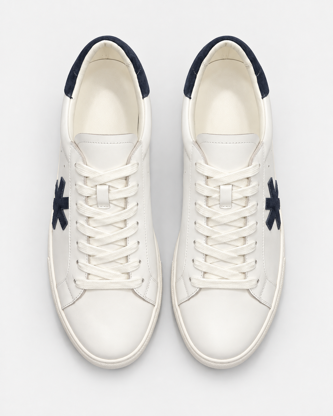 Sundre 01 White Navy – ett par sett ovanifrån