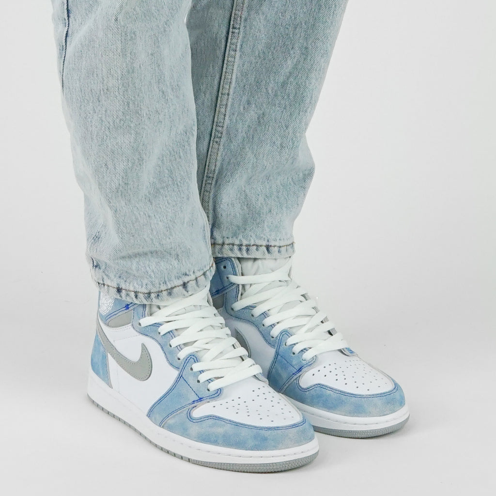 Nike Jordan 1 "Hyper Royal" High | Trendiga sneakers - Snabb leveranstid | Merchsweden | Jordan 1