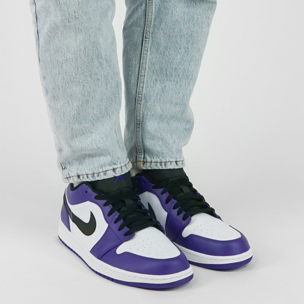 Nike Jordan 1 "Court purple" Low | Trendiga sneakers - Snabb leveranstid | Merchsweden | Jordan 1