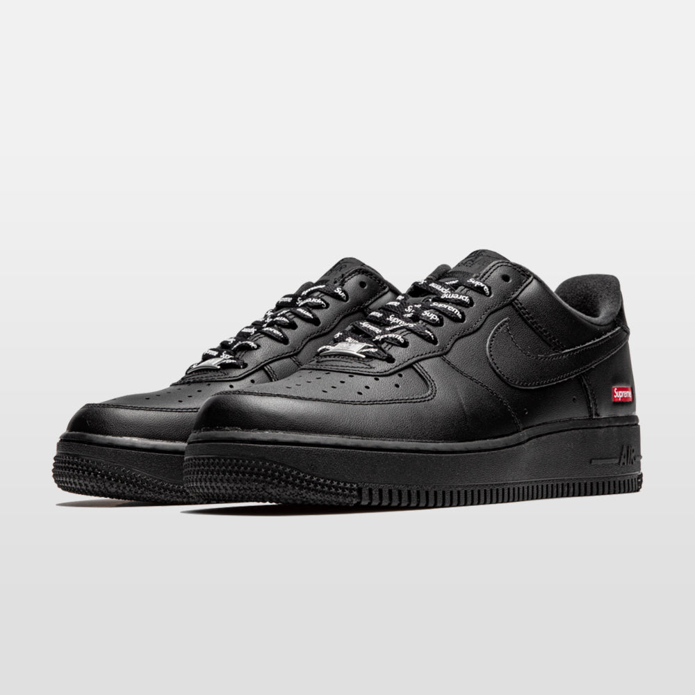 Nike Air Force 1 x Supreme "Black" | Trendiga sneakers - Snabb leveranstid | Merchsweden | Air Force 1