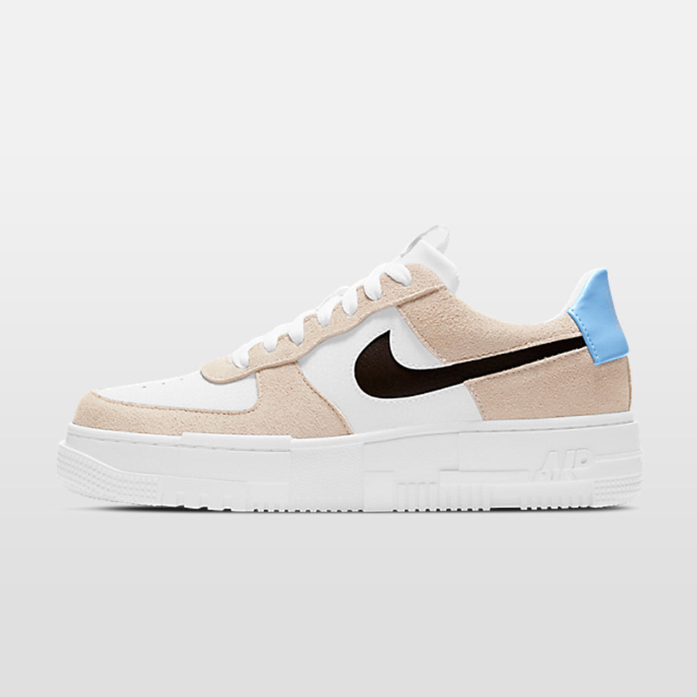 Nike Air Force 1 Pixel "Desert Sand" (W) | Trendiga sneakers - Snabb leveranstid | Merchsweden | Air Force 1