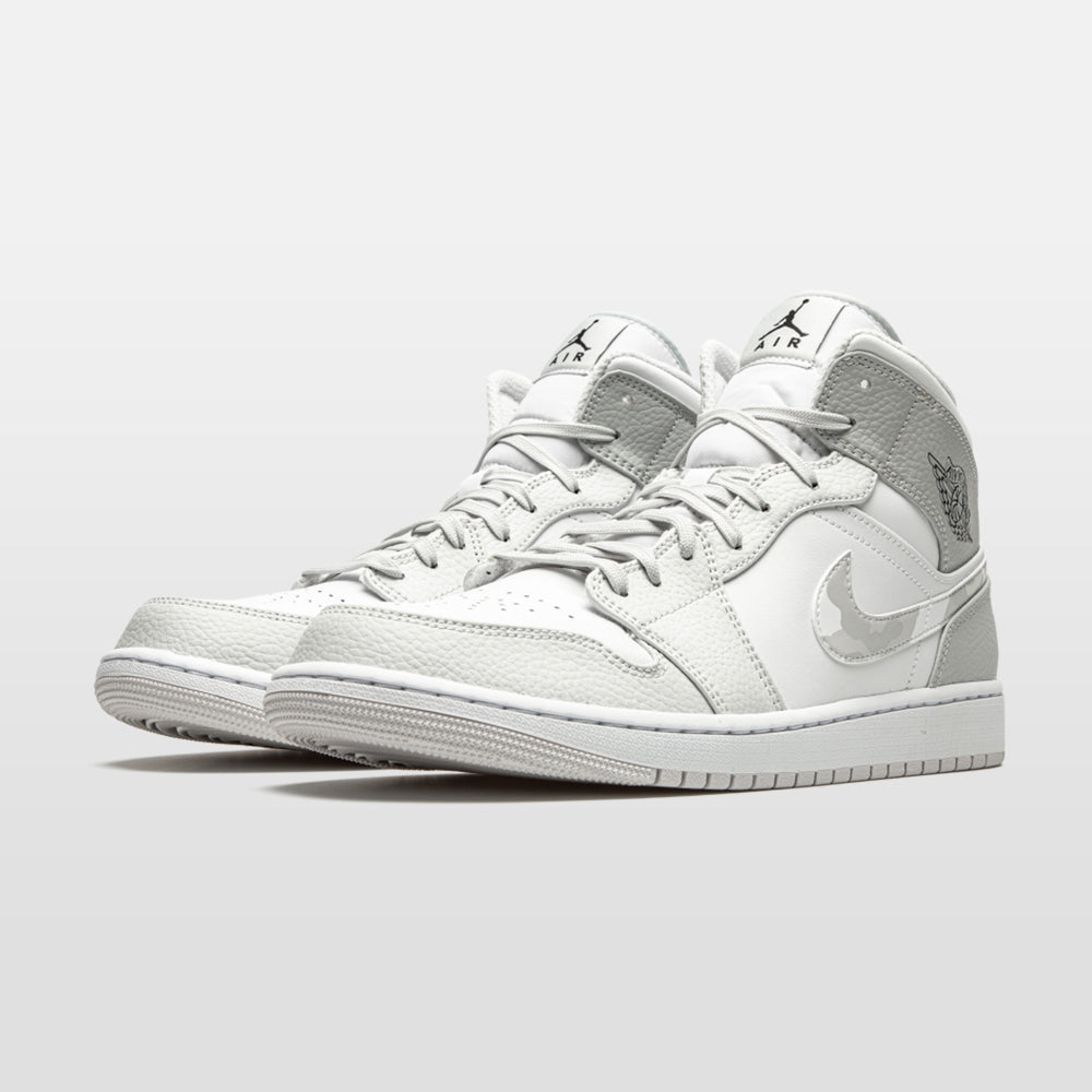 Nike Jordan 1 "White Camo" Mid | Trendiga sneakers - Snabb leveranstid | Merchsweden | Jordan 1