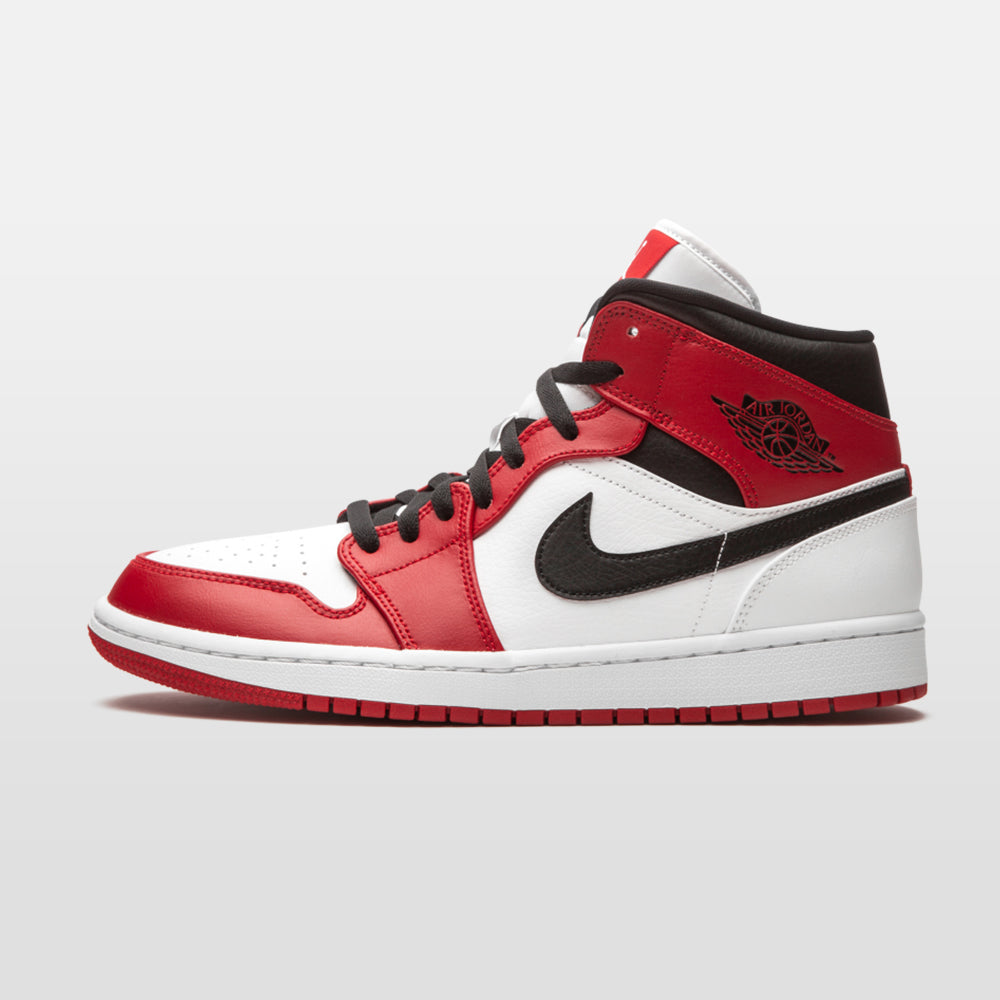 Nike Jordan 1 "Chicago" Mid | Trendiga sneakers - Snabb leveranstid | Merchsweden | Jordan 1