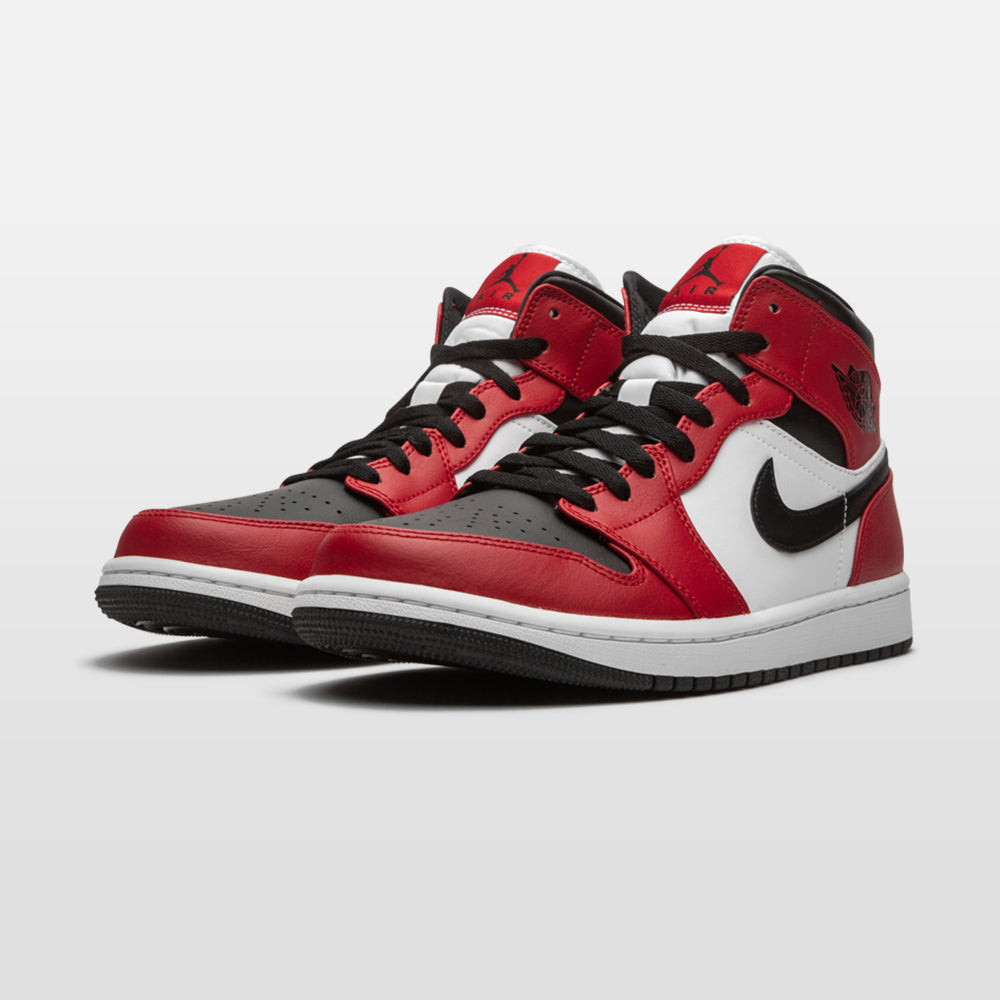 Nike Jordan 1 "Chicago black toe" Mid | Trendiga sneakers - Snabb leveranstid | Merchsweden | Jordan 1