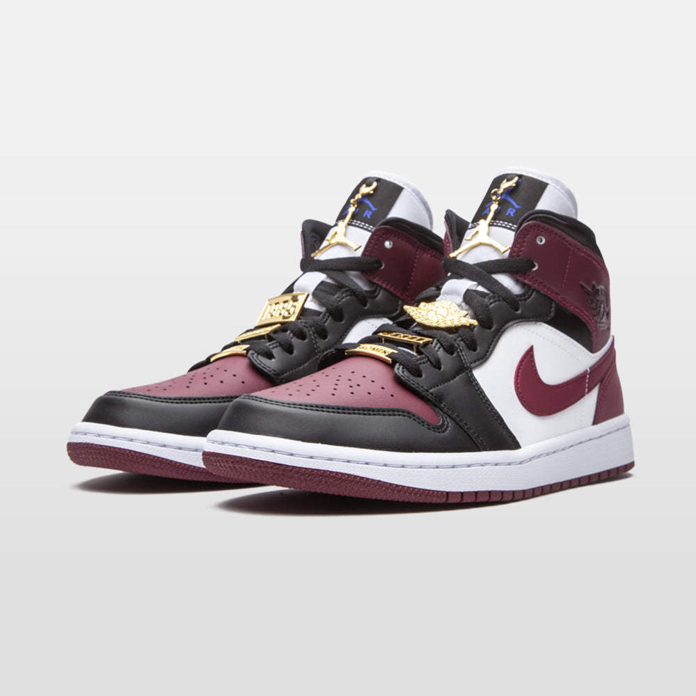 Nike Jordan 1 "Dark Beetroot" Mid (W) | Trendiga sneakers - Snabb leveranstid | Merchsweden | Jordan 1