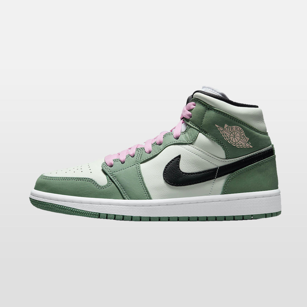 Nike Jordan 1 "Dutch Green" Mid (W) | Trendiga sneakers - Snabb leveranstid | Merchsweden | Jordan 1