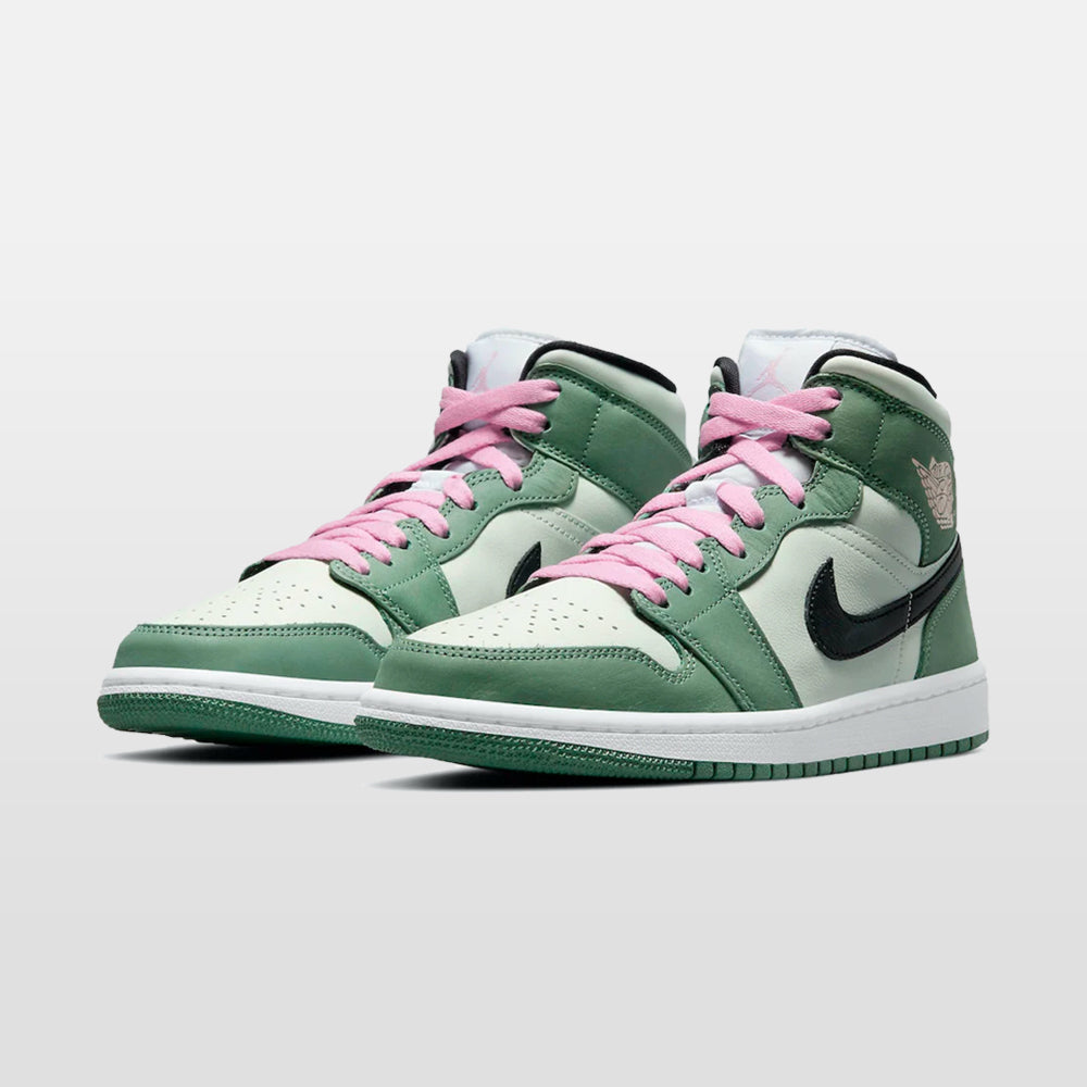 Nike Jordan 1 "Dutch Green" Mid (W) | Trendiga sneakers - Snabb leveranstid | Merchsweden | Jordan 1