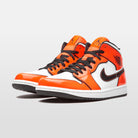 Handla Nike Jordan 1 "Orange Turf" Mid online | Smidigt och enkelt på nätet - Merchsweden |