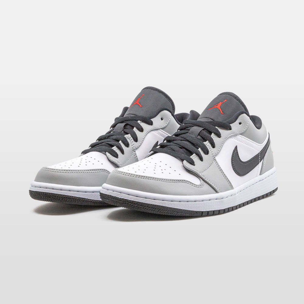 Nike Jordan 1 "Light Smoke Grey" Low - Jordan 1 | Trendiga kläder & skor - Merchsweden |